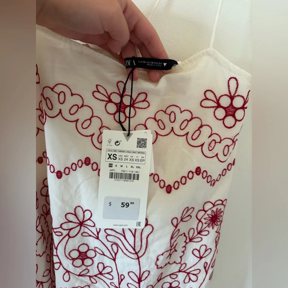 BNWT Zara White Dress with Red Embroidery - Picture 7 of 7